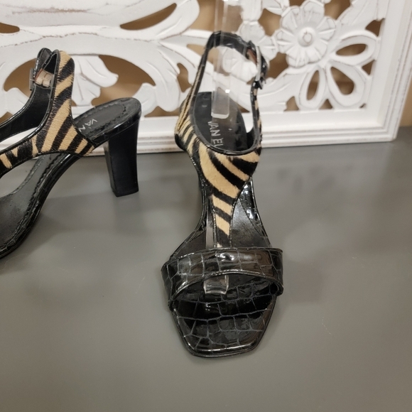 Vintage Van Eli Black and Tan Zebra Strappy Heeled Sandals - Picture 1 of 6